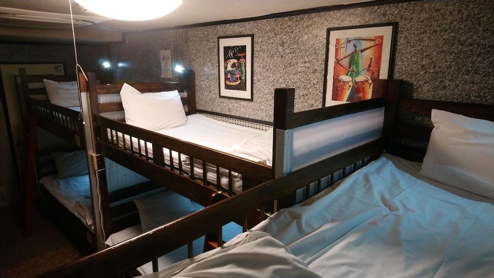 Family & Bakpak Tokyo Hostel المظهر الخارجي الصورة