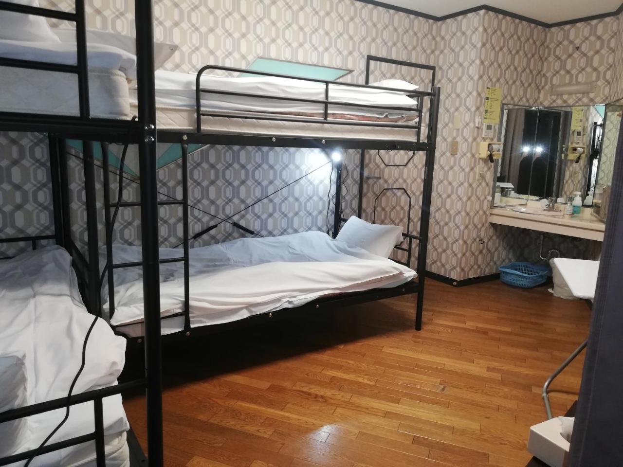 Family & Bakpak Tokyo Hostel المظهر الخارجي الصورة